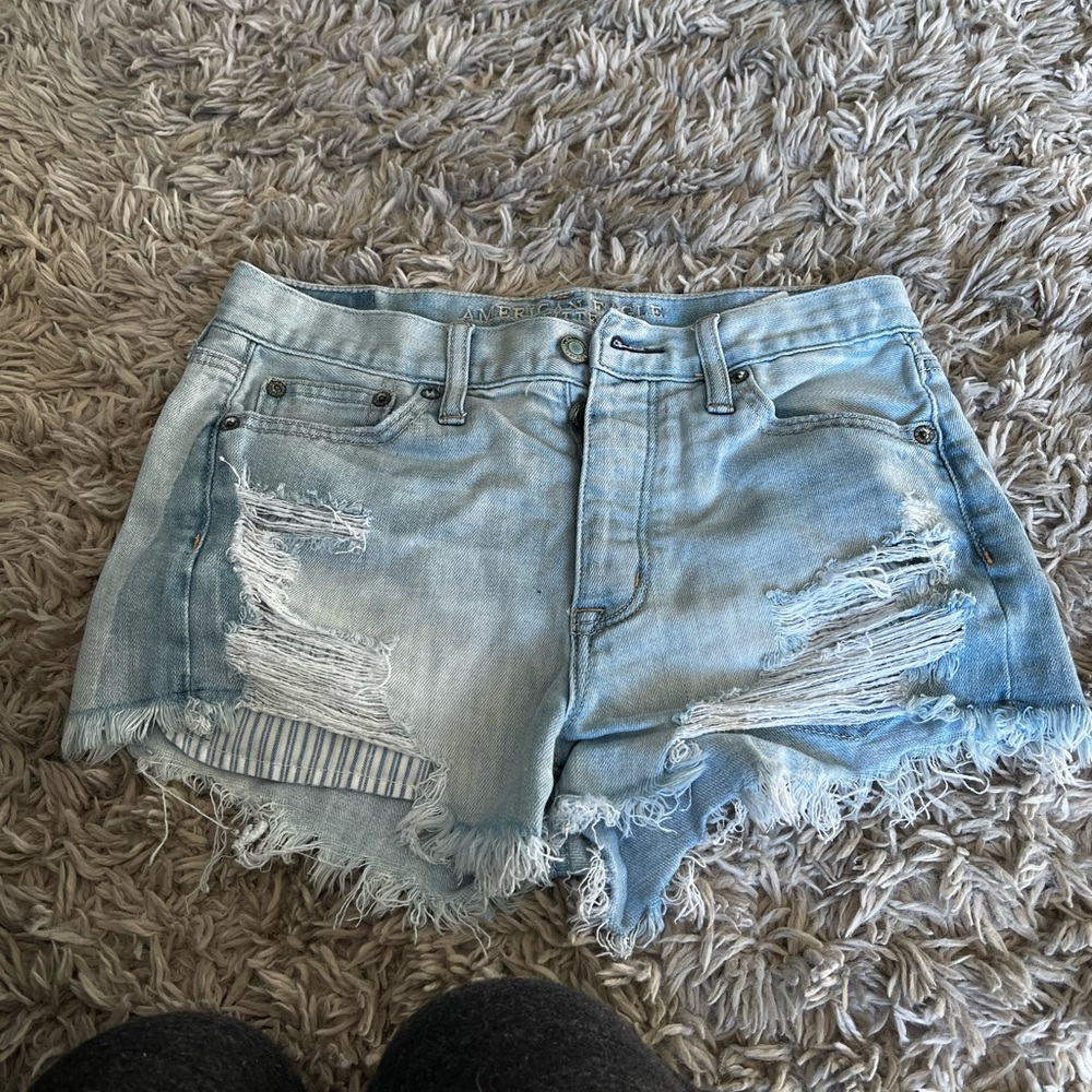 american eagle distressed shorts